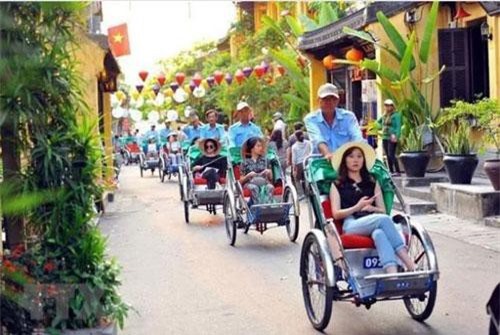 Nhiều đơn vị lữ hành giảm giá tour du lịch ngắn ngày dịp lễ Quốc khánh