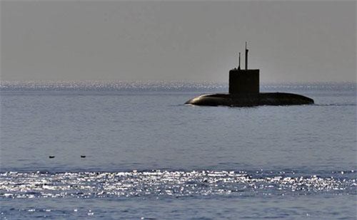 Anh “phát hoảng” vì tàu ngầm mới “im hơi lặng tiếng” của Nga