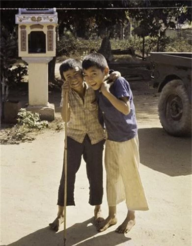 Anh thu vi ve thi tran Dat Do, Ba Ria - Vung Tau nam 1965-Hinh-5