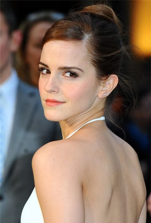 Emma Watson tự tin để mặt mộc dạo phố, nhan sắc lên hương sau thời gian dài xuống sắc gây chú ý lớn - Ảnh 4.