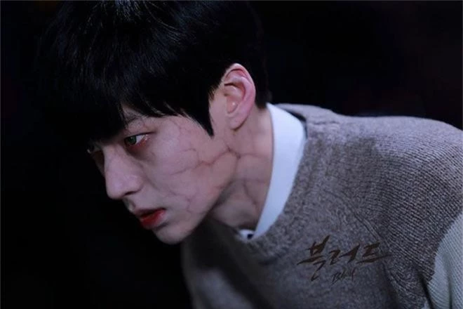 Nhìn lại Blood - bộ phim dở thảm họa đã se duyên cho cặp chị em Goo Hye Sun và Ahn Jae Hyun - Ảnh 4.