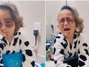 Con mải mê xem Ipad từ sáng đến tối, mẹ Việt ở Mỹ bắt chước chiêu "cai nghiện" trên mạng, kết quả ngoài sức mong đợi