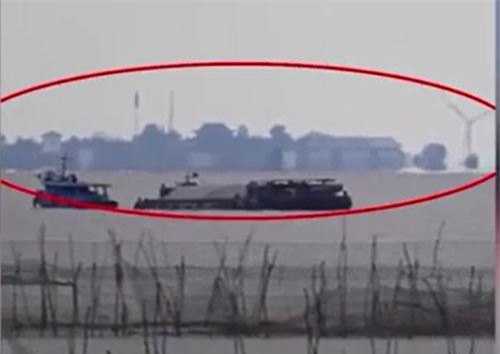 CLIP HOT (18/8): Thành phố ma xuất hiện giữa hồ nước, body ‘vạn người mê’ của cô giáo yoga ‘hot’ nhất nước Mỹ