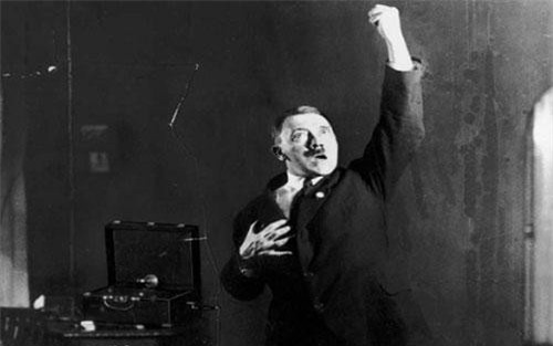 Góc khuất kinh ngạc về con người trùm phát xít Hitler