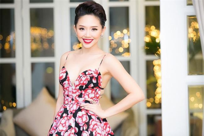 Tóc Tiên: “Nghề ca sĩ hào quang thì ít, cạm bẫy thì quá nhiều”