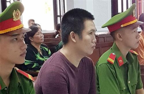 Sóc Trăng: Giết bạn vì chuyện giành đường chạy xe