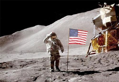 Đã từng có người ngoài hành tinh sống trên Mặt Trăng?