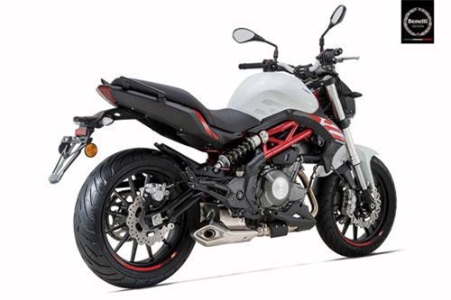 Benelli 302s 2019 giá 118 triệu đồng có gì để 'đấu' với Yamaha YZF-R3?