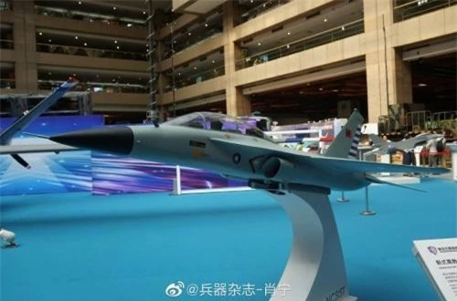 Mô hình máy bay huấn luyện chiến đấu thế hệ mới mà Đài Loan đang tự phát triển. Ảnh: dambiev
