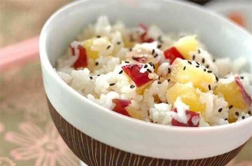 Bỏ thêm 1 thứ này vào nấu cơm đảm bảo vị ngon gấp 10 lần, giá trị dinh dưỡng cũng tăng gấp bội