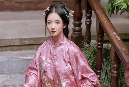 Ngỡ ngàng với lý do phụ nữ thời xưa thích làm nghề vú em