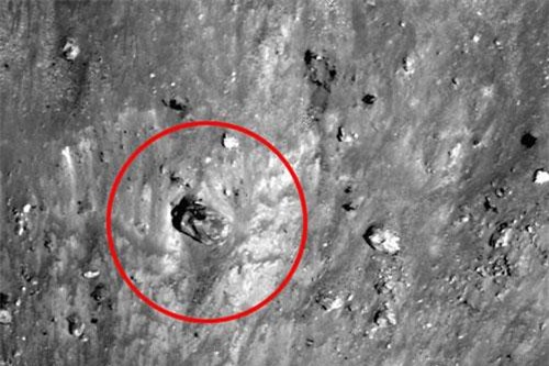 Đây là xe tăng của người ngoài hành tinh trên Mặt trăng?