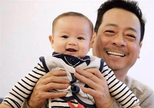 NSND Hoàng Dũng: Bất ngờ “có lộc” tuổi xế chiều, về hưu còn bận rộn hơn khi tại chức