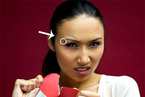 Phụ nữ sở hữu nốt ruồi này, tưởng sướng hóa khổ trăm bề