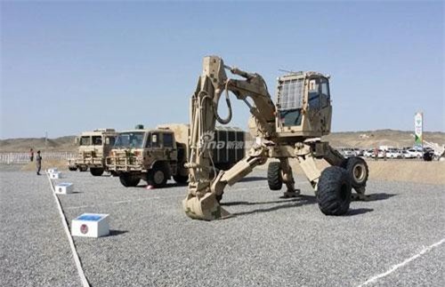 Choáng với dàn xe hỗ trợ công binh siêu lạ mắt tại Army Games