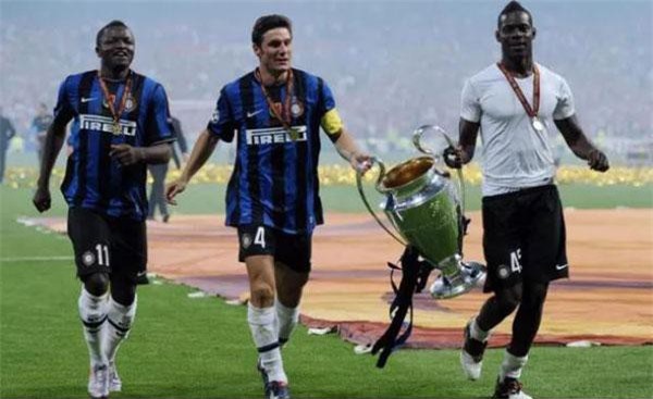 Về nhà đi con! - Lý do đầy cảm xúc cho chuyến hồi hương của Balotelli