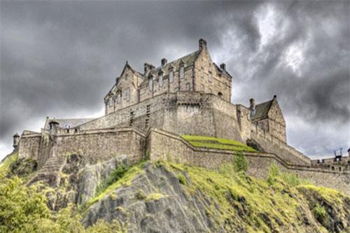 Những lâu đài ma ám và lịch sử đen tối của chúng