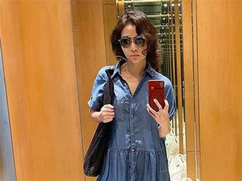 Diện đồ lôi thôi, xuềnh xoàng ra đường, Thu Minh tự nhận mình là "bà nội trợ của năm"