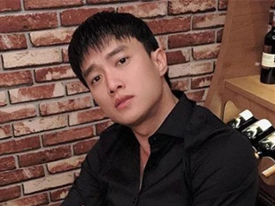 Nổi tiếng thân thiện nhưng cũng có ngày Quốc Trường gay gắt đáp trả chỉ vì bị nghi sửa mũi
