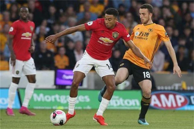 Những khoảnh khắc thất vọng của Man Utd trên sân Wolves - 14