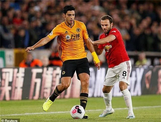 Những khoảnh khắc thất vọng của Man Utd trên sân Wolves - 21