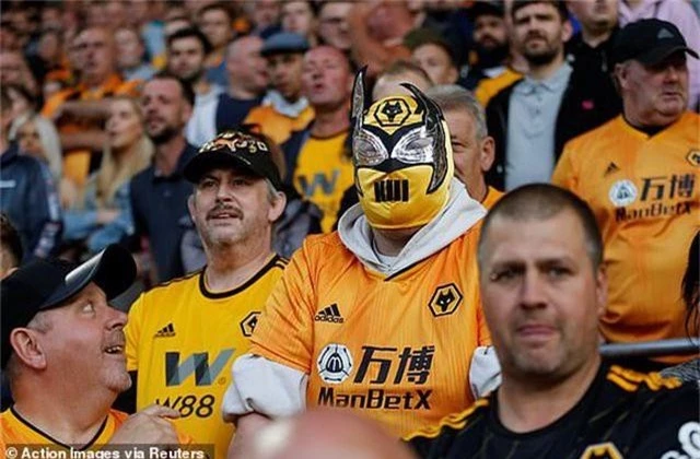 Những khoảnh khắc thất vọng của Man Utd trên sân Wolves - 5