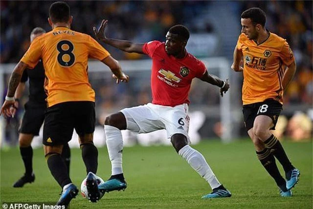 Những khoảnh khắc thất vọng của Man Utd trên sân Wolves - 7