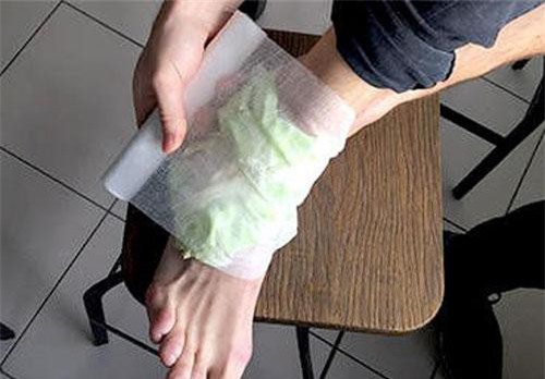 Dùng bắp cải theo cách này, bạn sẽ khỏi hẳn đau nhức xương khớp chỉ sau 1 giờ