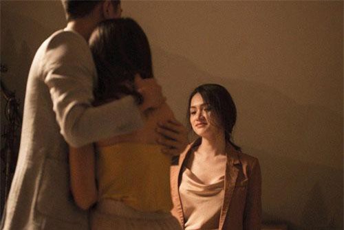 Bạn thân cướp người yêu lại còn trơ trẽn mời cưới: "Đi phong bì dày vào nhá!", cô gái bình thản tới dự rồi...