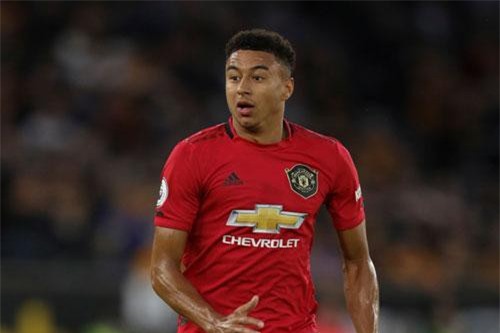 CĐV Man Utd: "Cậu ta nên biến khỏi đội bóng ngay tập tức"