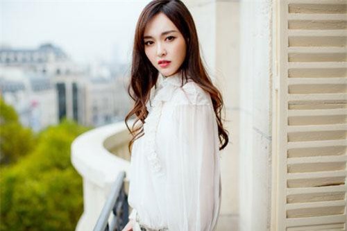 Phụ nữ chỉ cần sở hữu điều này sẽ vạn người mê, hoa gặp hoa thẹn, người gặp người yêu