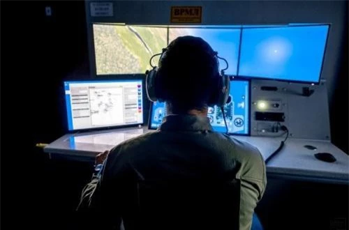 Cũng theo vị này, trình giả lập giúp hoàn thành 50-60% khóa đào tạo bay Su-30SM. Ảnh: Informburo Cũng theo vị này, trình giả lập giúp hoàn thành 50-60% khóa đào tạo bay Su-30SM. Ảnh: Informburo