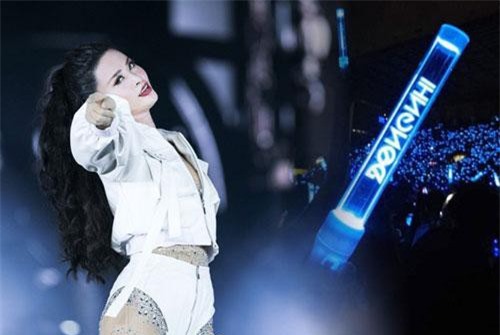 Chẳng thua kém gì các idol Hàn Quốc, ca sĩ Việt cũng sở hữu những lightstick độc đáo khiến FC "phổng mũi" tự hào