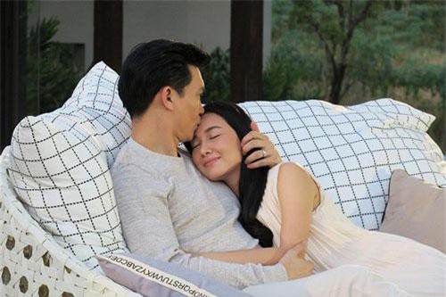 Đưa con riêng của vợ đi ăn cưới và bị đám bạn thân kích bác là nuôi con tu hú, anh chồng chỉ đáp 1 câu mà khiến cả hội tái mặt im lặng