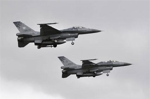 Trung Quốc dọa trừng phạt công ty Mỹ bán vũ khí cho Đài Loan