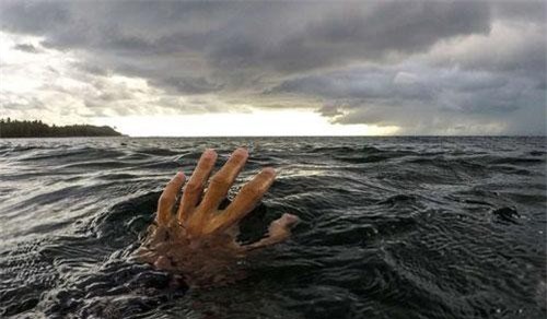 Tại sao nam giới dễ bị đuối nước hơn phụ nữ?