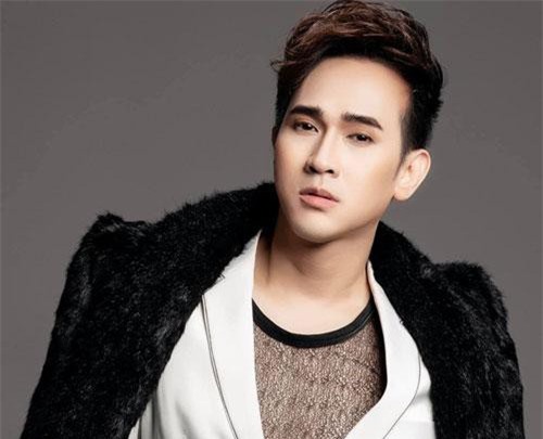 Ca s&#x129; Nguy&#xEA;n V&#x169; b&#x1ECB; b&#x1EA7;u show g&#x1EA1; t&#xEC;nh, &#x111;&#x1EC1; ngh&#x1ECB; d&#x1ECD;n v&#x1EC1; s&#x1ED1;ng chung 5 n&#x103;m &#x111;&#x1EC3; l&#x103;ng x&#xEA; t&#xEA;n tu&#x1ED5;i