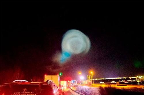 CLIP: Người dân hoảng hốt khi UFO xuất hiện ở Nga