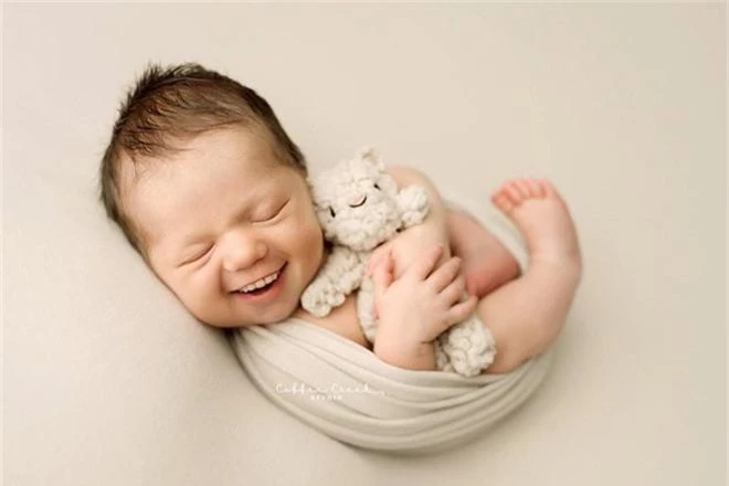 Bộ ảnh chứng minh lí do vì sao trẻ sơ sinh không nên có răng khiến ai xem cũng phải giật mình thon thót - Ảnh 2.