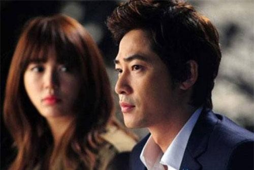 Bạn gái sắp cưới nói đi bán quần áo nhưng thực chất muốn qua mặt tôi để đi làm cái chuyện 'nhơ nhớp' này