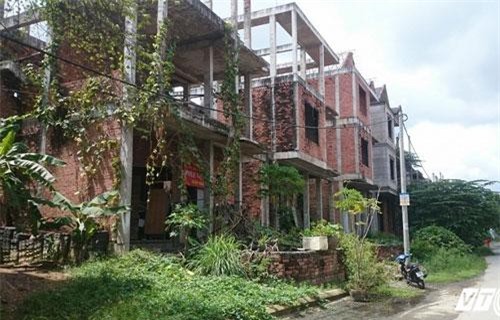 Cận cảnh những biệt thự ma trên đất vàng ám ảnh người Sài Gòn