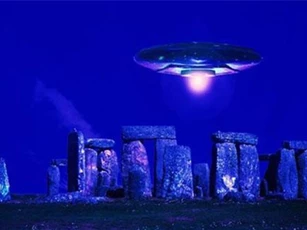 Bãi đá cổ Stonehenge được xây dựng bởi người ngoài hành tinh?