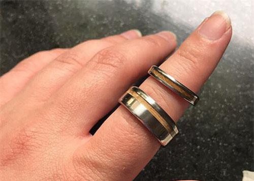 Cô dâu đăng đàn tố mẹ chồng tự ý mua nhẫn cưới cho con trai mà không thèm hỏi ý kiến, phản ứng của chú rể khiến ai cũng phải đồng tình