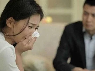 Cắn răng bươn chải cùng chồng gánh số nợ khổng lồ, cuối cùng anh trả ơn tôi bằng việc đi ngoại tình