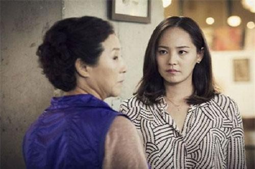 Nặng lời với mẹ chồng, tôi phải bật khóc ân hận khi đọc được quyển nhật ký của cậu con trai 7 tuổi