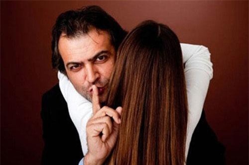 Những câu nói dối 'để đời' của đàn ông, phụ nữ đựng dại mà tin, nhất là lời cuối