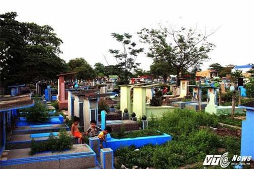 Giải mã sự thật ‘oan hồn hát cải lương' trong nghĩa trang Bình Hưng Hòa