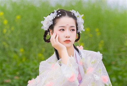 Vào cung từ năm 12 tuổi làm mẫu nghi thiên hạ, đến lúc chết hoàng hậu này vẫn là trinh nữ