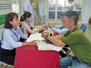 Việc làm nửa cuối năm: Nhu cầu lớn, cảnh giác “việc nhẹ, lương cao”