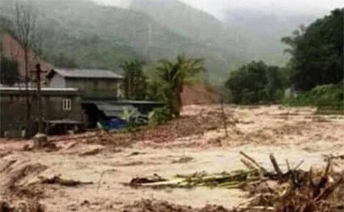 Thanh Hóa: Lại xuất hiện lũ tại Mường Lát, một phụ nữ mất tích